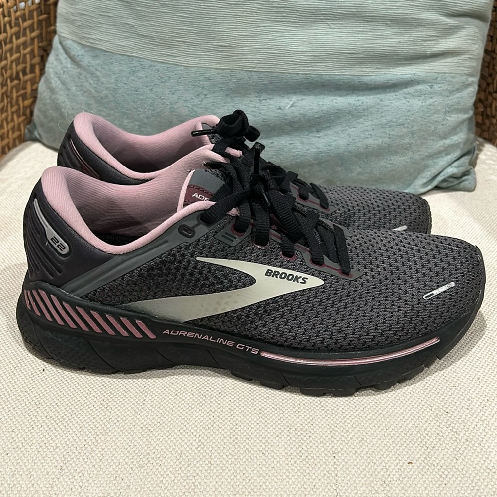 Brooks Adrenaline GTS 22